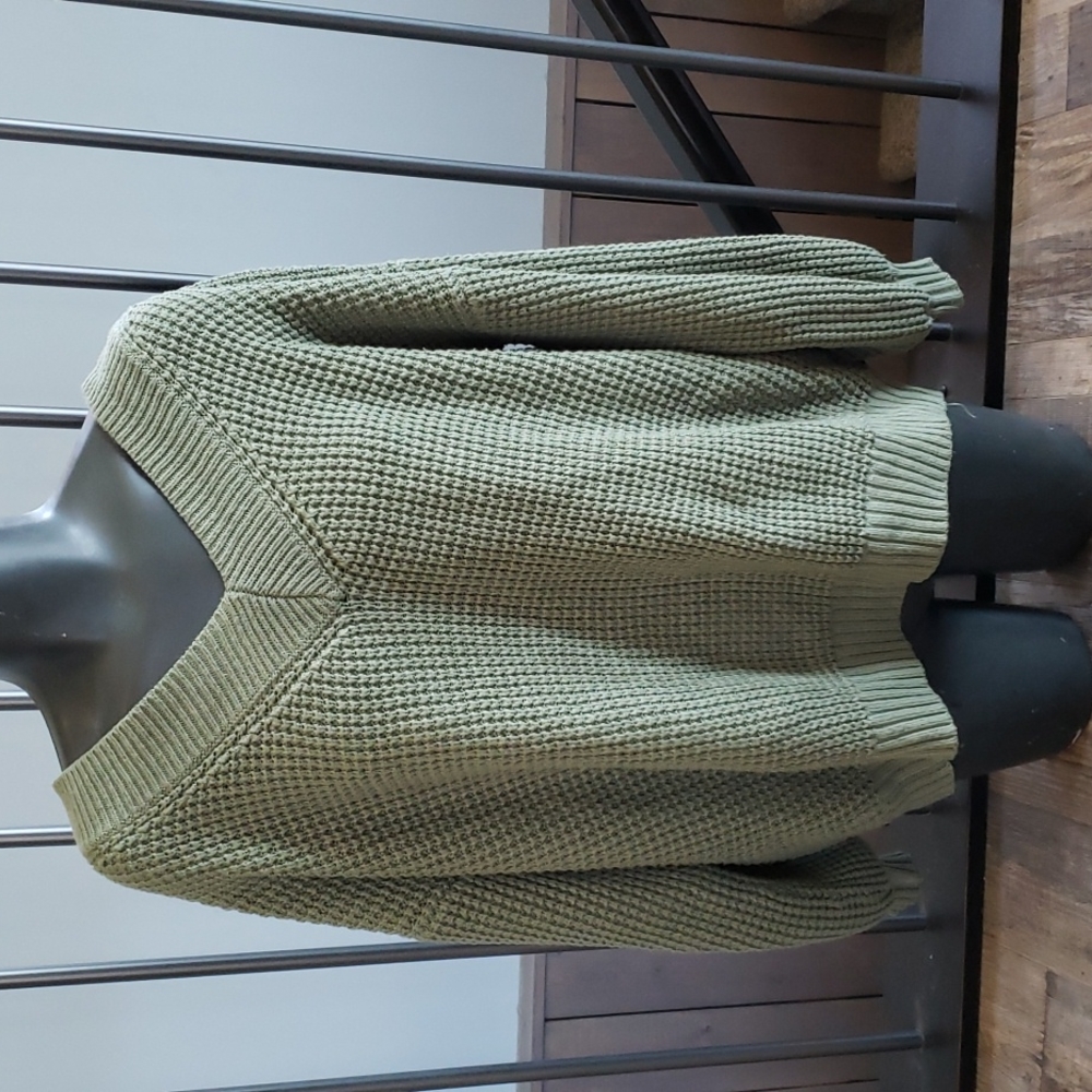 Light knit pullover
